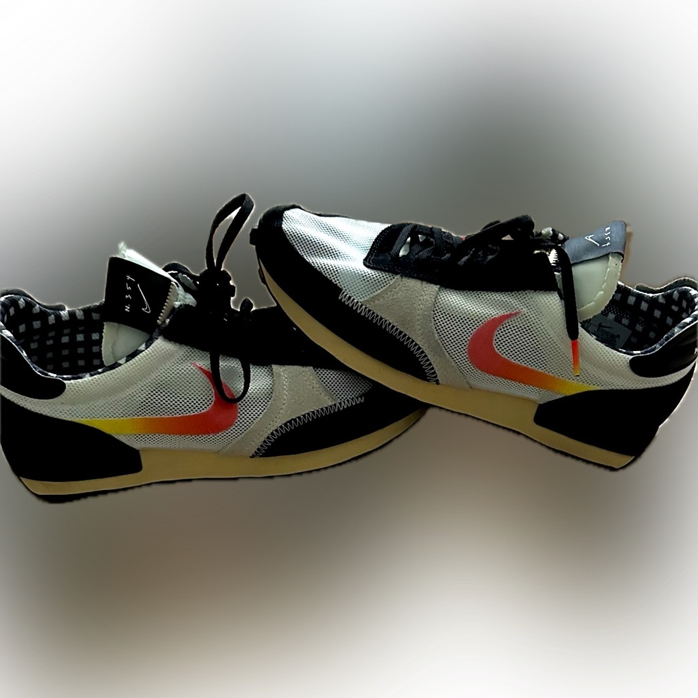 👟 Nike •DAYBREAK• Type “ Fresh”